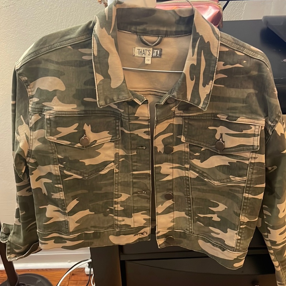 Camo print drop shoulder jacket